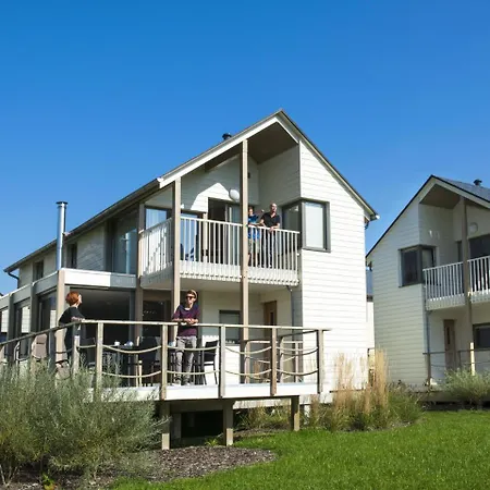 Dom wakacyjny Domaine Golden Lakes Village 2 *